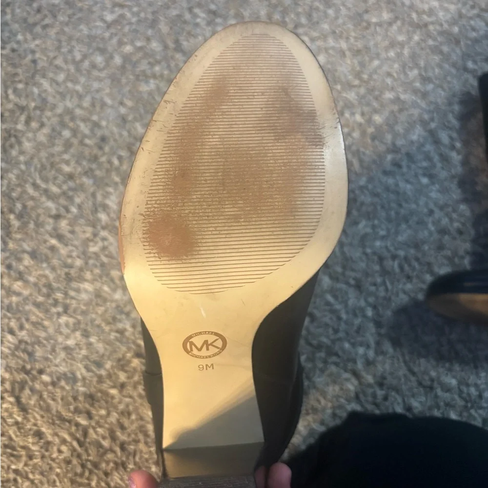 Michael Kors step out